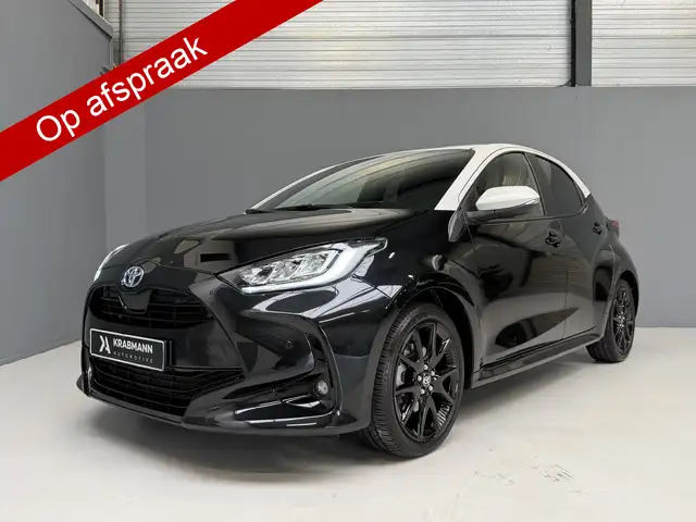 Toyota Yaris 1.5 Hybrid Executive Bi-Tone|HUD|Blindspot|Camera|