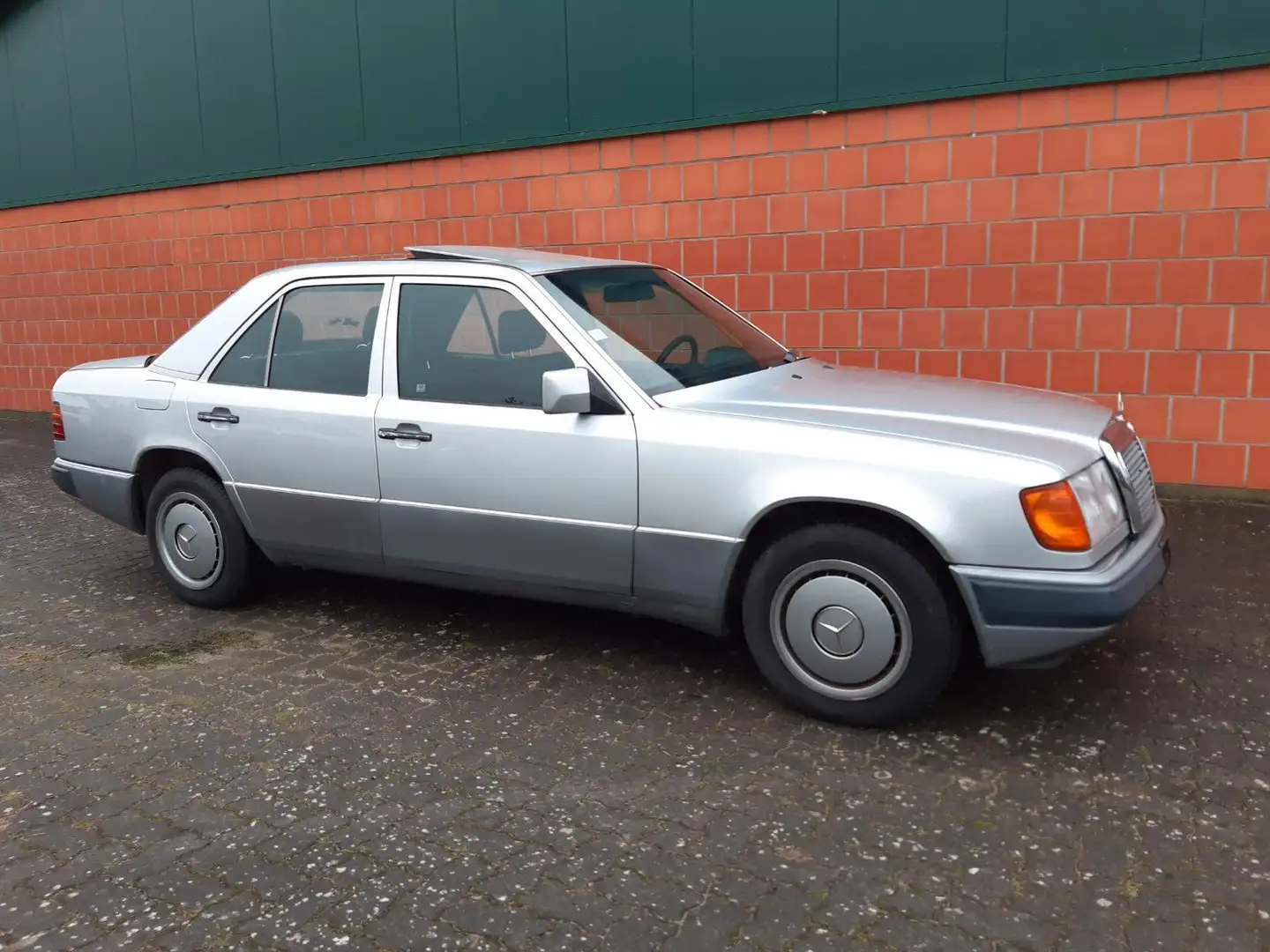 Mercedes-Benz 250 Diesel - W124 - sehr gesund Plateado - 1