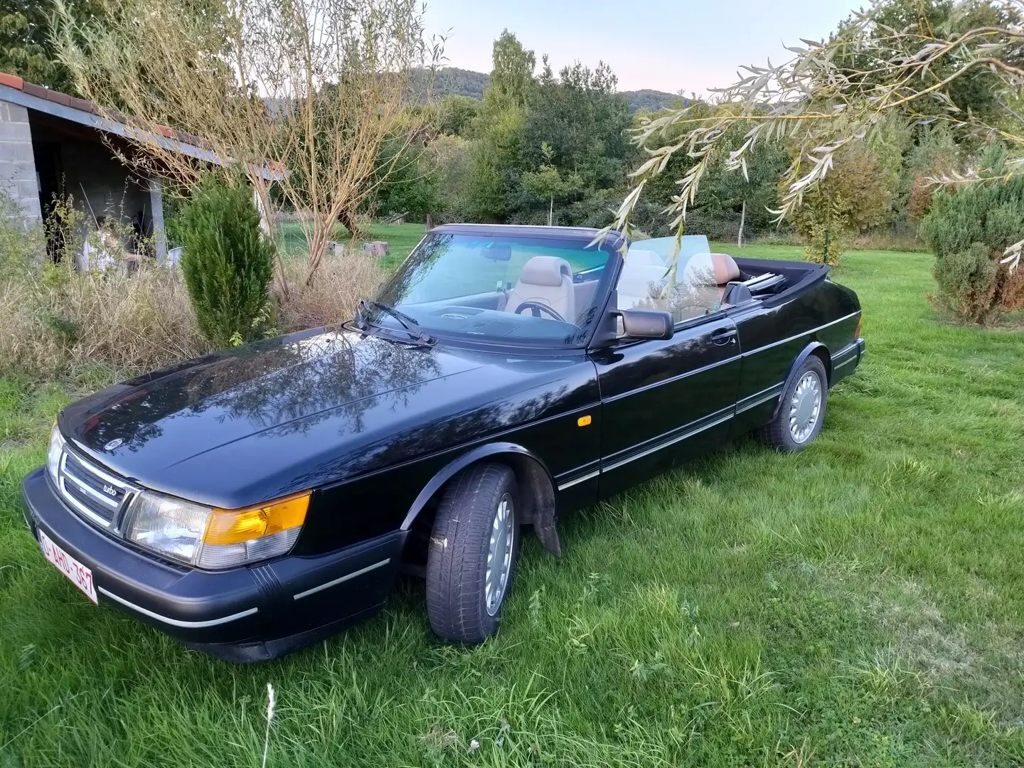 Saab 900 Noir - 1