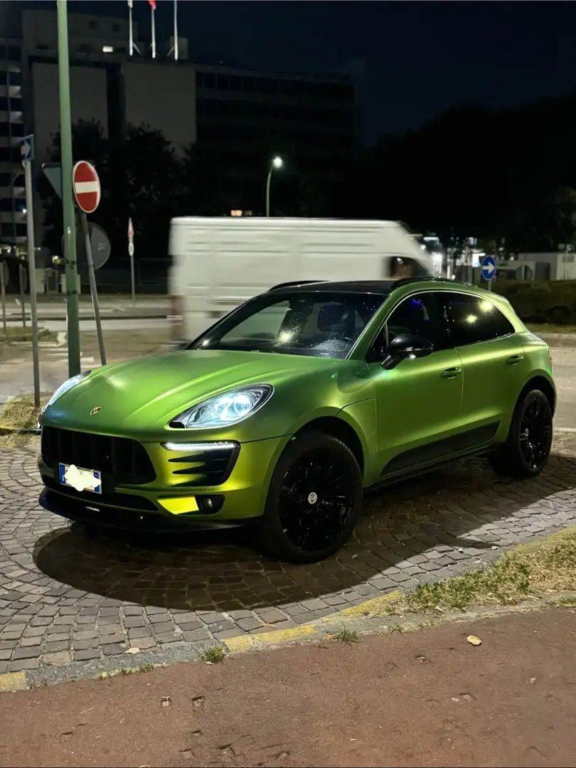 Porsche Macan - 1