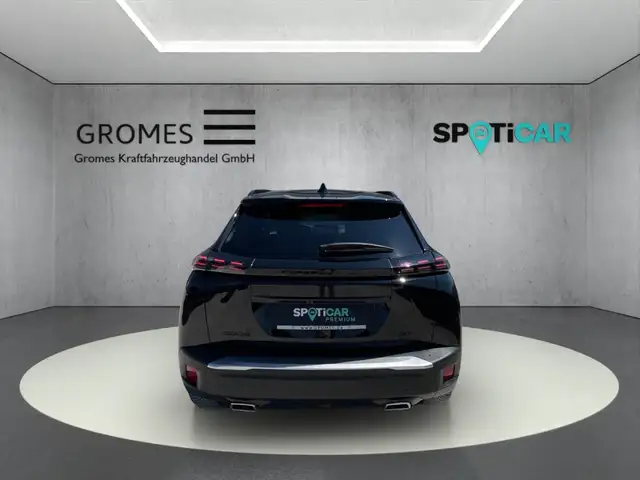Peugeot 2008 view 4