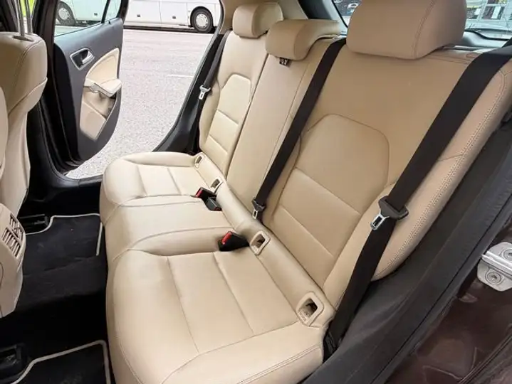 Mercedes-Benz GLA 2015, foto 10