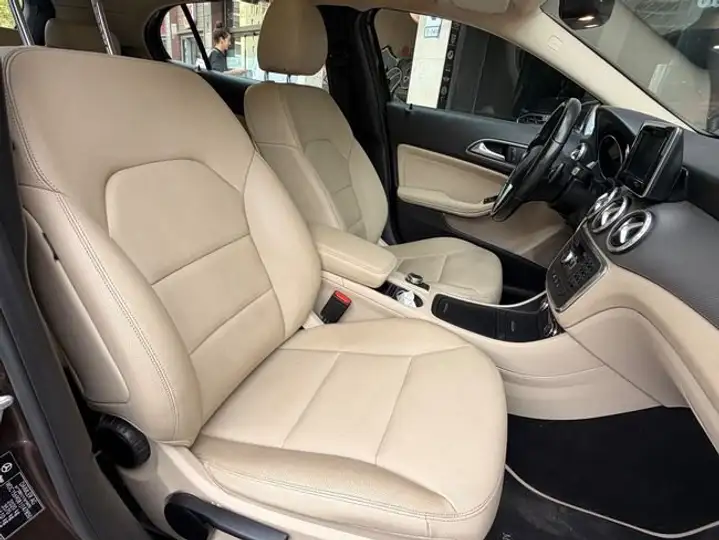 Mercedes-Benz GLA 2015, foto 9