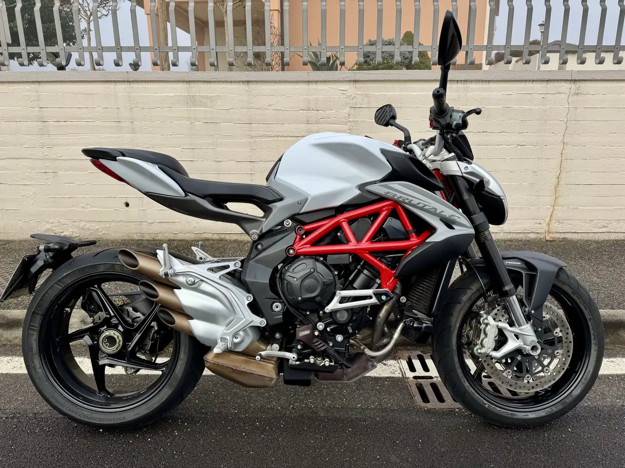 MV Agusta Brutale 800