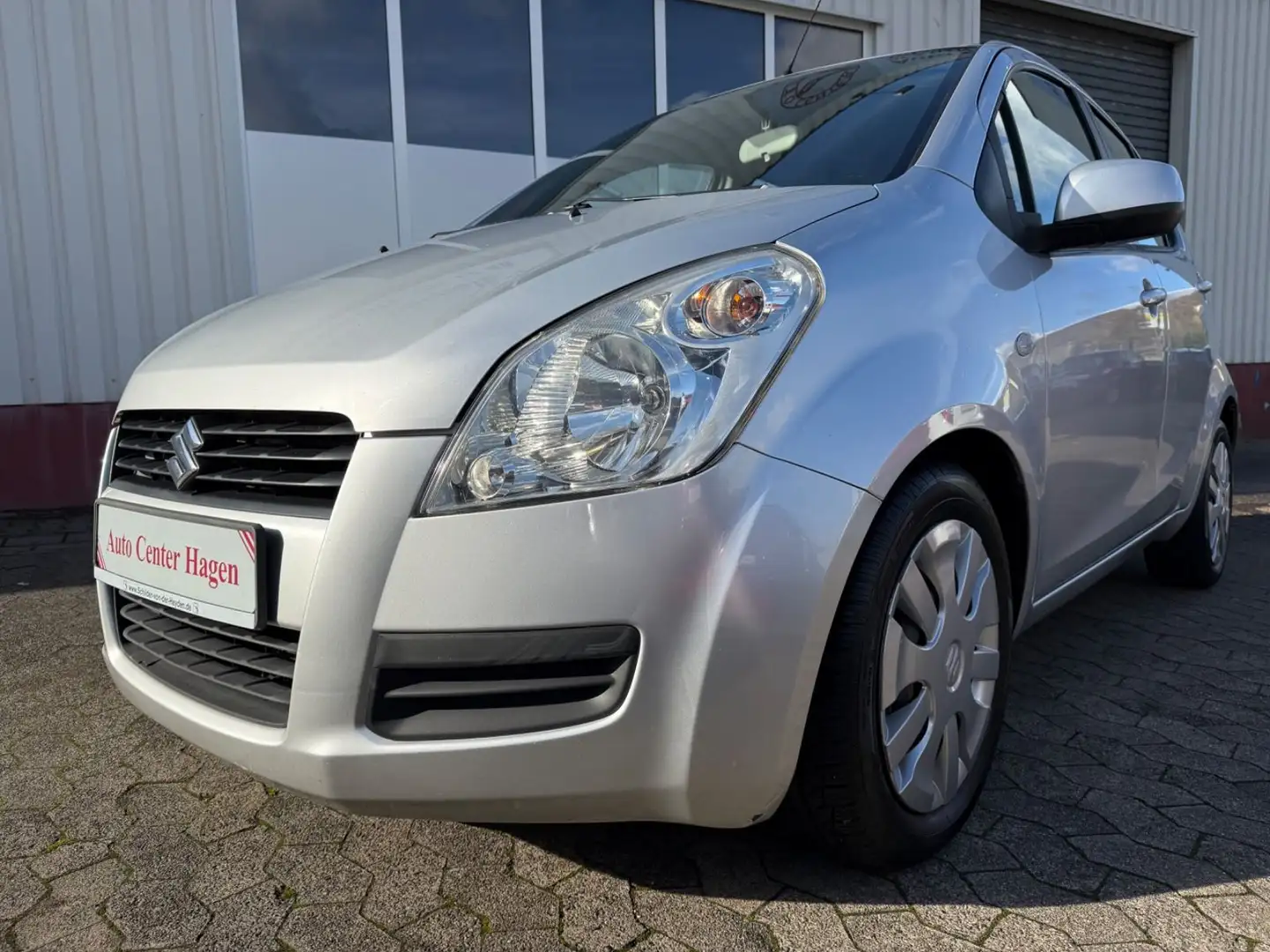 Suzuki Splash 1,2 69kW 94PS Club/Klima/SHZ/1.Hand Silber - 1