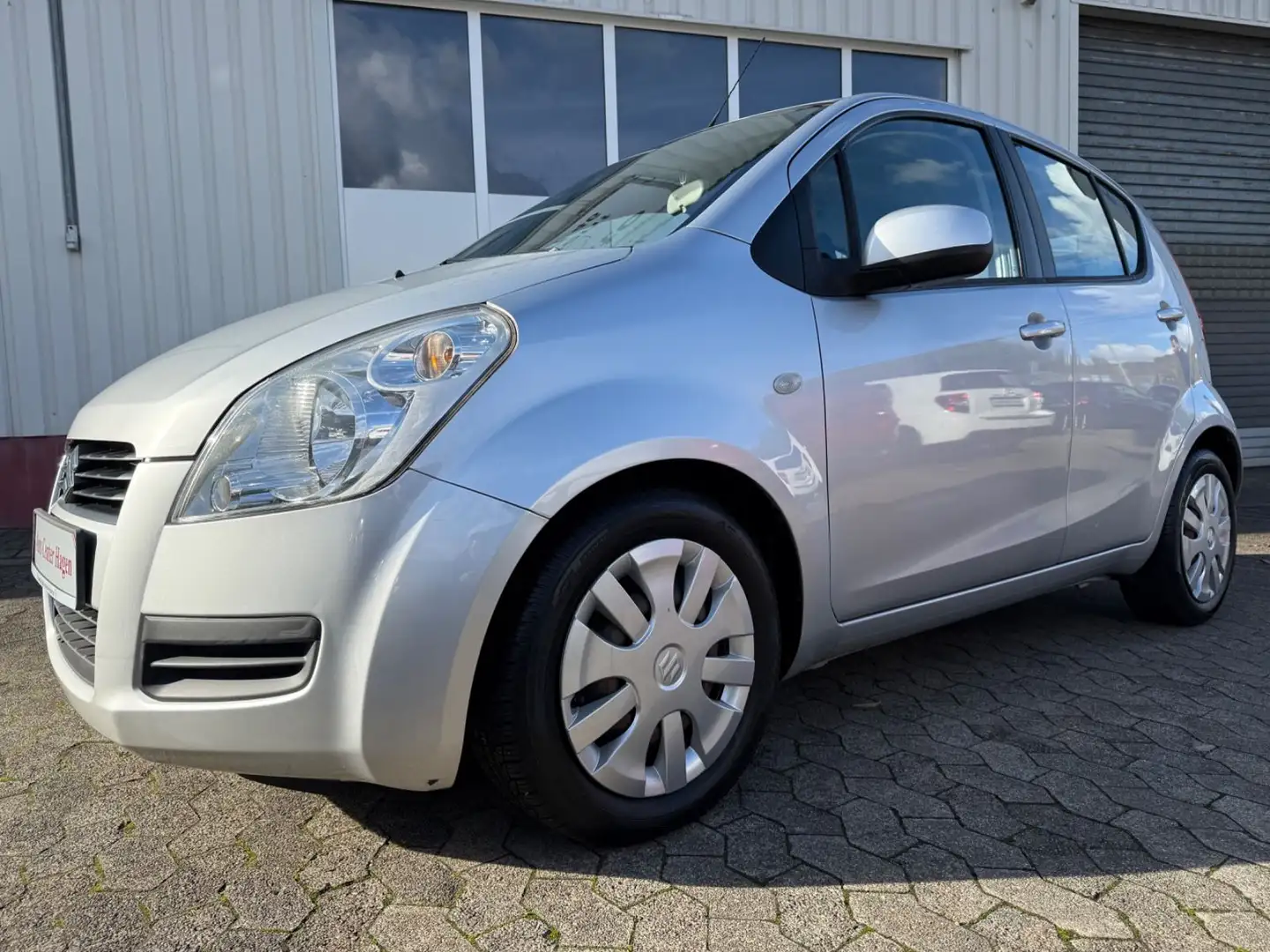 Suzuki Splash 1,2 69kW 94PS Club/Klima/SHZ/1.Hand Silber - 2