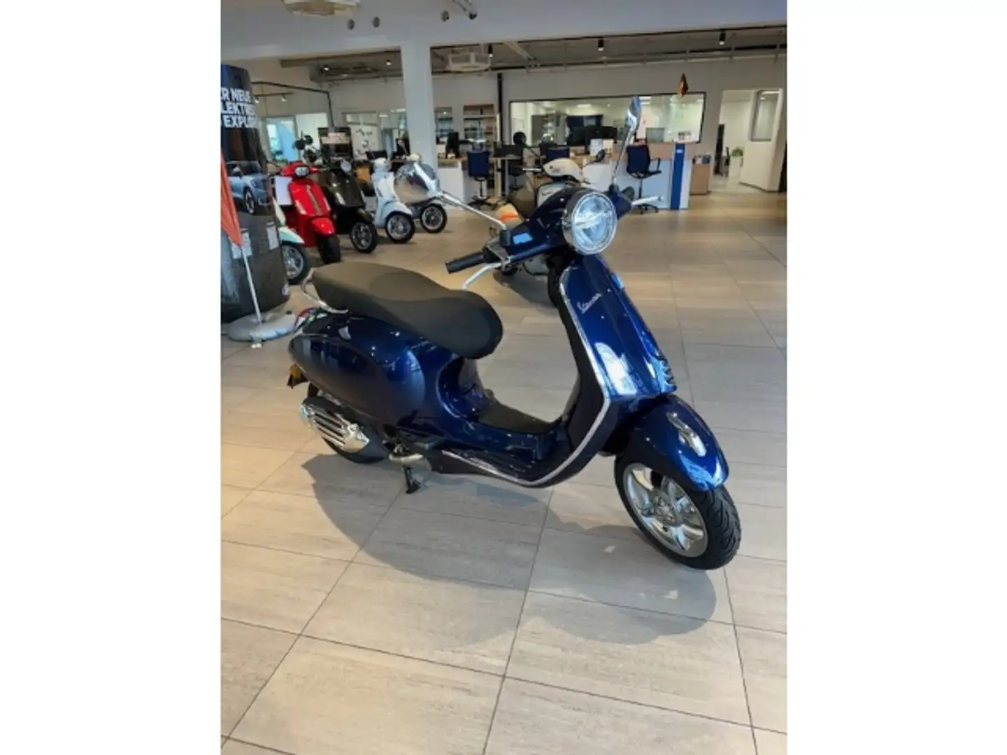 Vespa Primavera 50 Alufelgen, stufenlose Automatik Mavi - 1