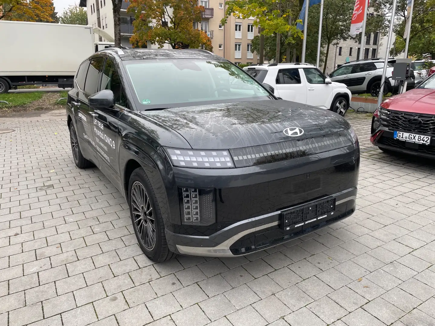 Hyundai IONIQ 9 Elektro 6-Sitzer W Uniq Matrix 2xKlima Grau - 2