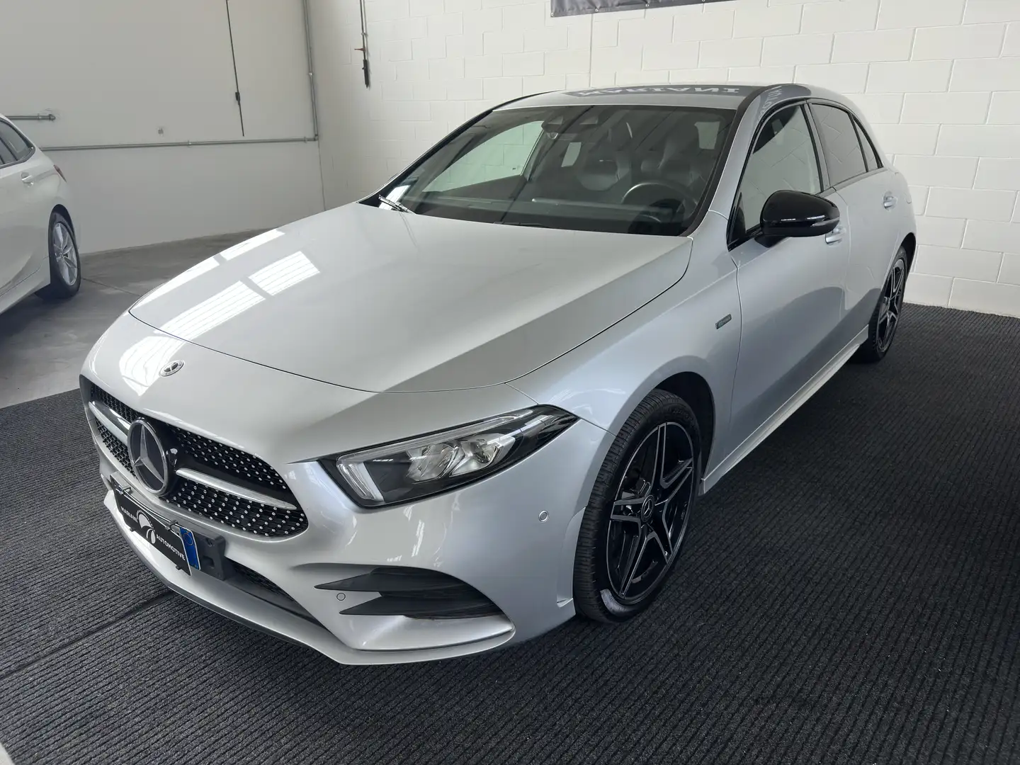 Mercedes-Benz A 250 e phev (eq-power) Premium auto Grigio - 2