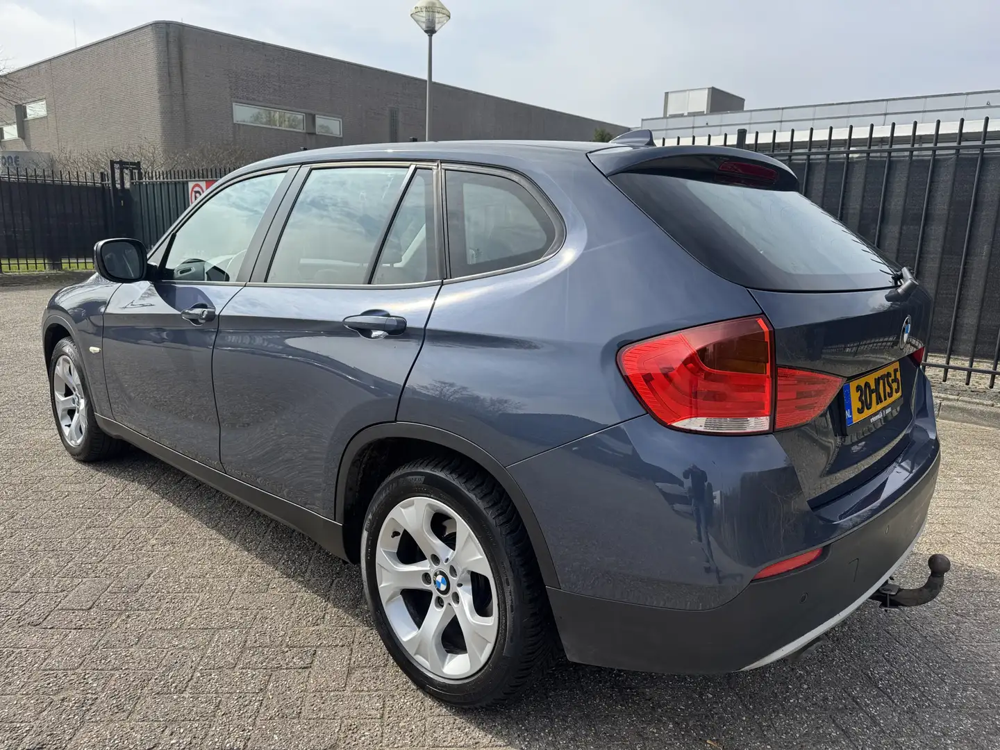 BMW X1 xDrive20d Autom/Tiptr Executive Navi/Clima/LMV/Tre Blauw - 2