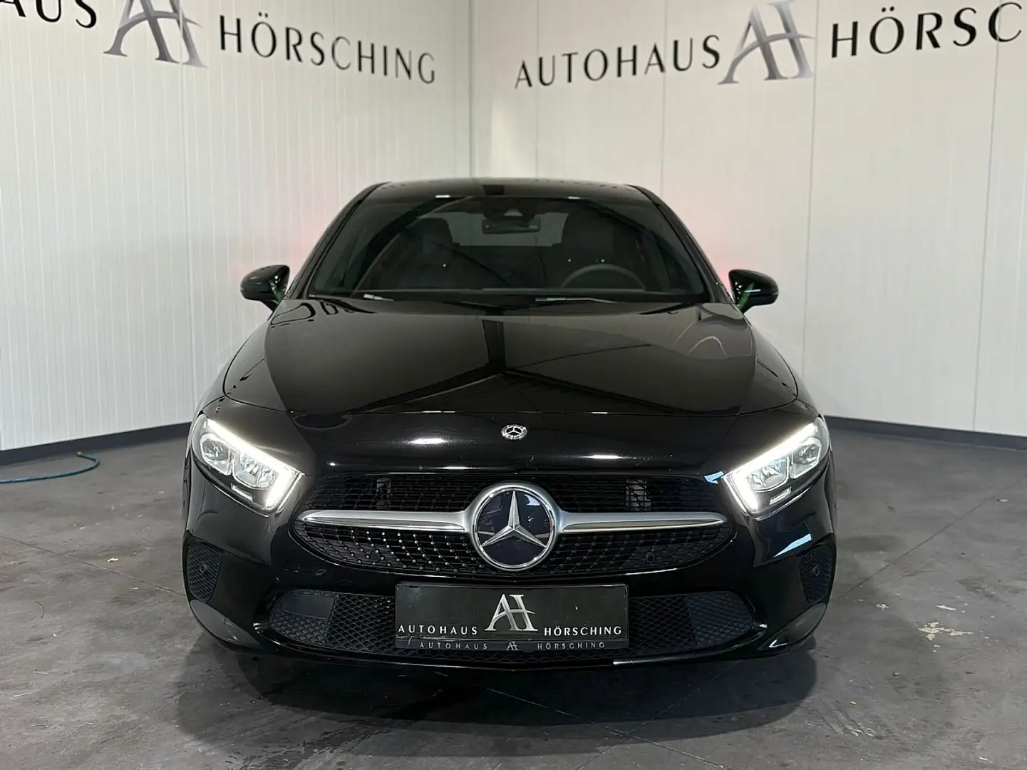 Mercedes-Benz A 180 d Limousine Aut. Schwarz - 2