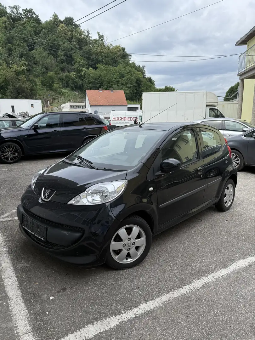 Peugeot 107 Urban 1,0 12V 2-Tronic - 1