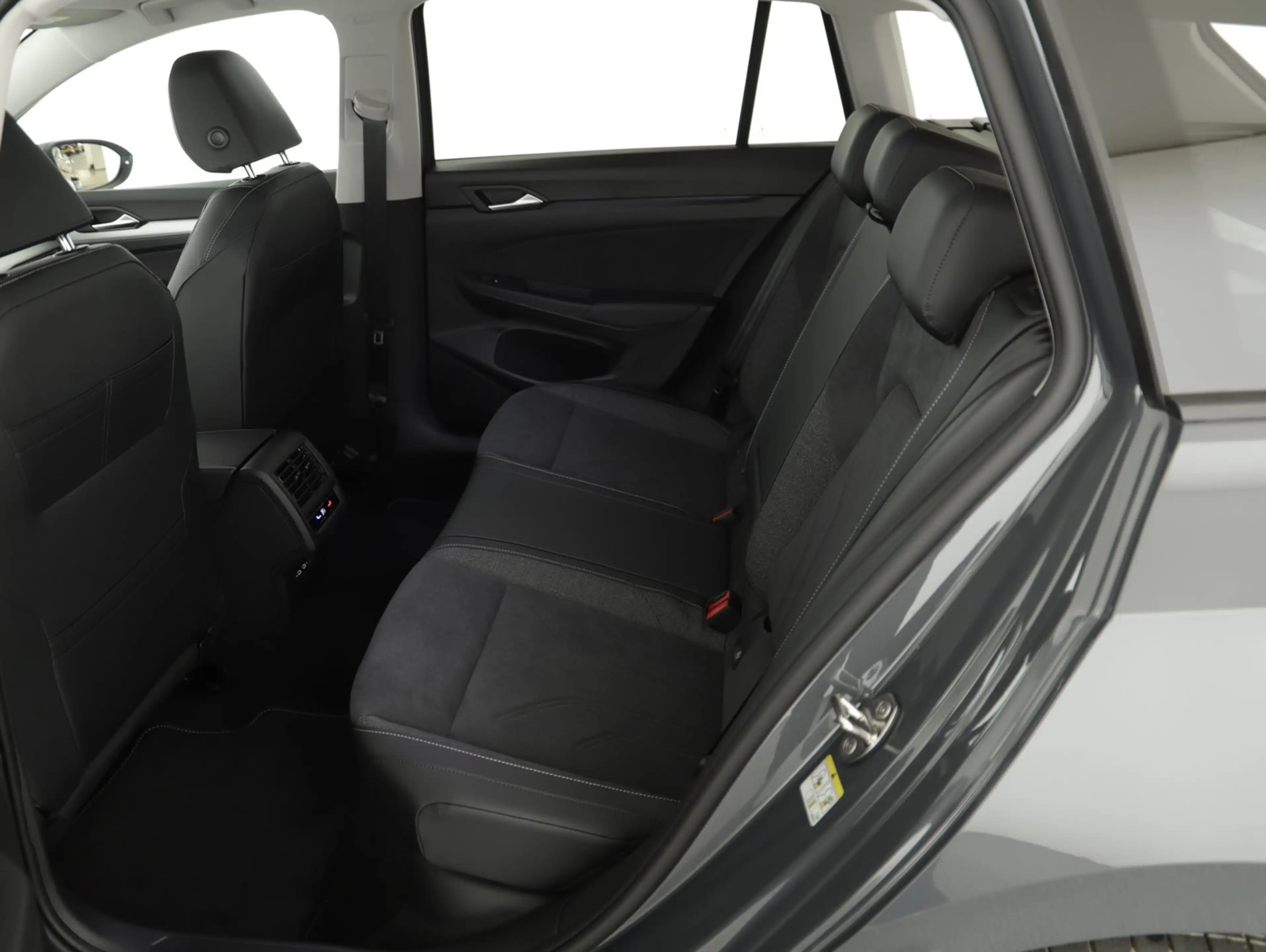 Volkswagen Golf Variant Business TSI — photo 11