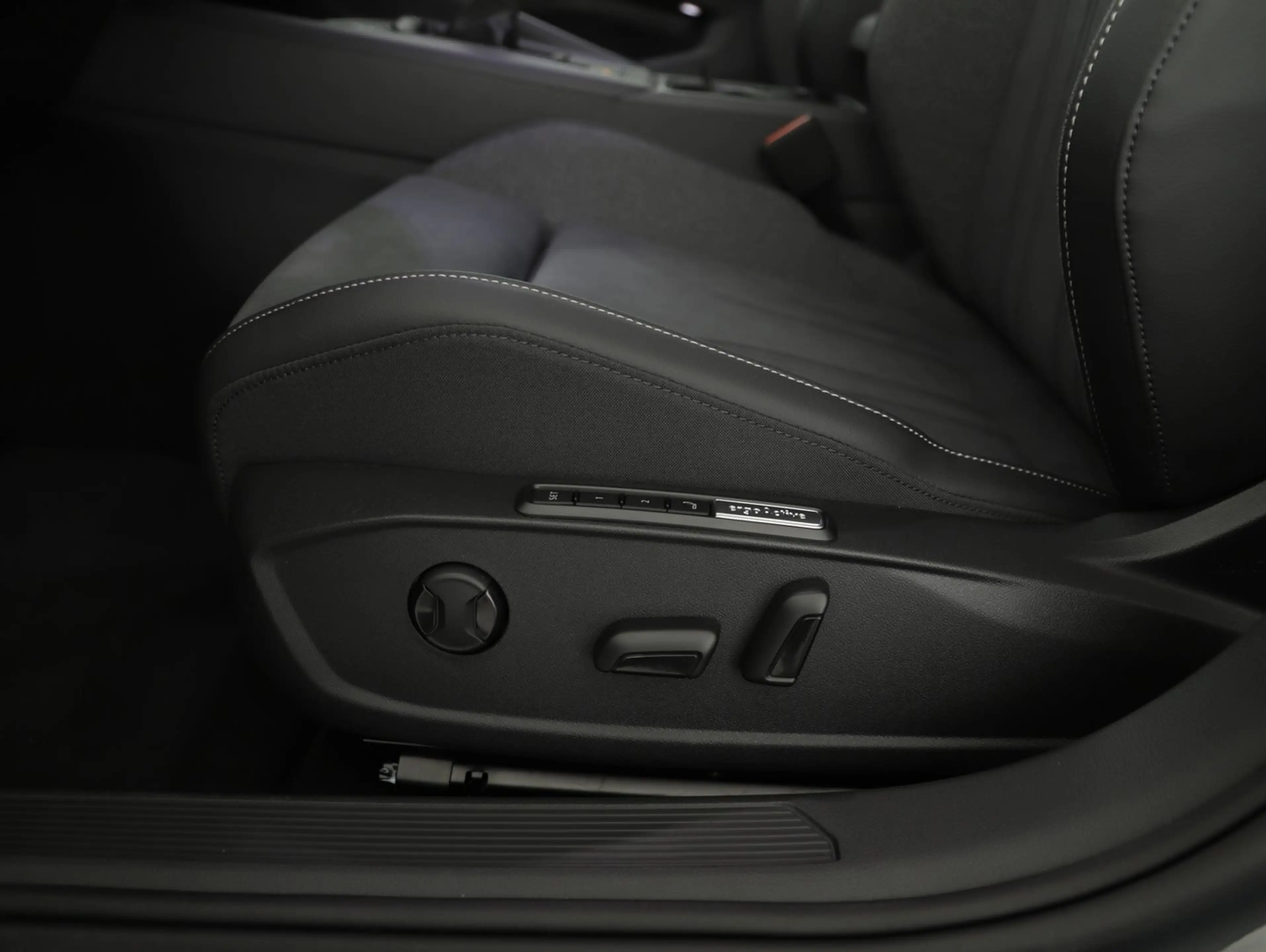 Volkswagen Golf Variant Business TSI — photo 10