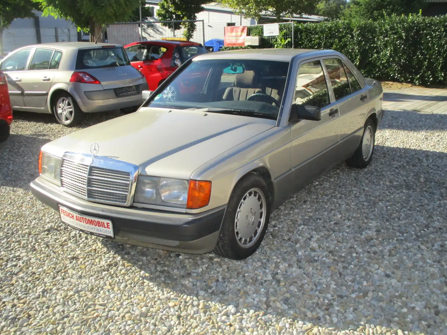 Mercedes-Benz 190 190 E Gold - 2