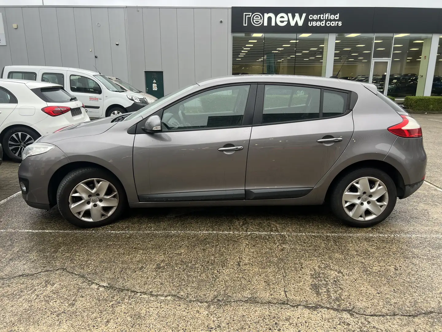 Renault Megane III dCi 110 Carminat Tom-Tom - MARCHAND Grijs - 1