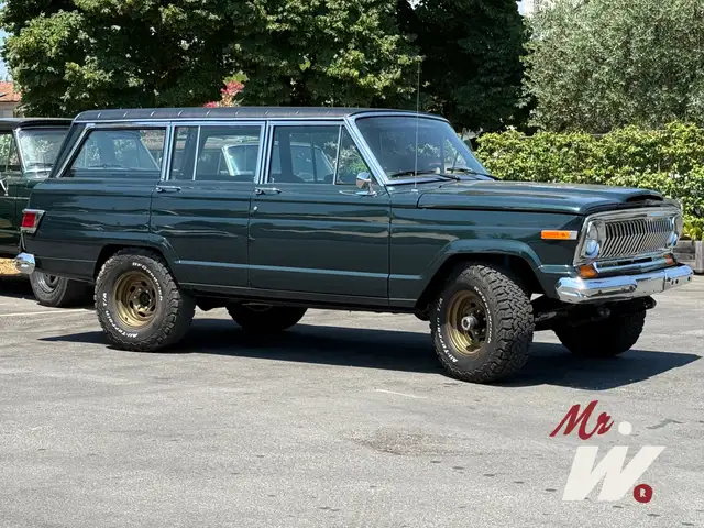 Jeep Wagoneer 1982  5700 V8 HEMI