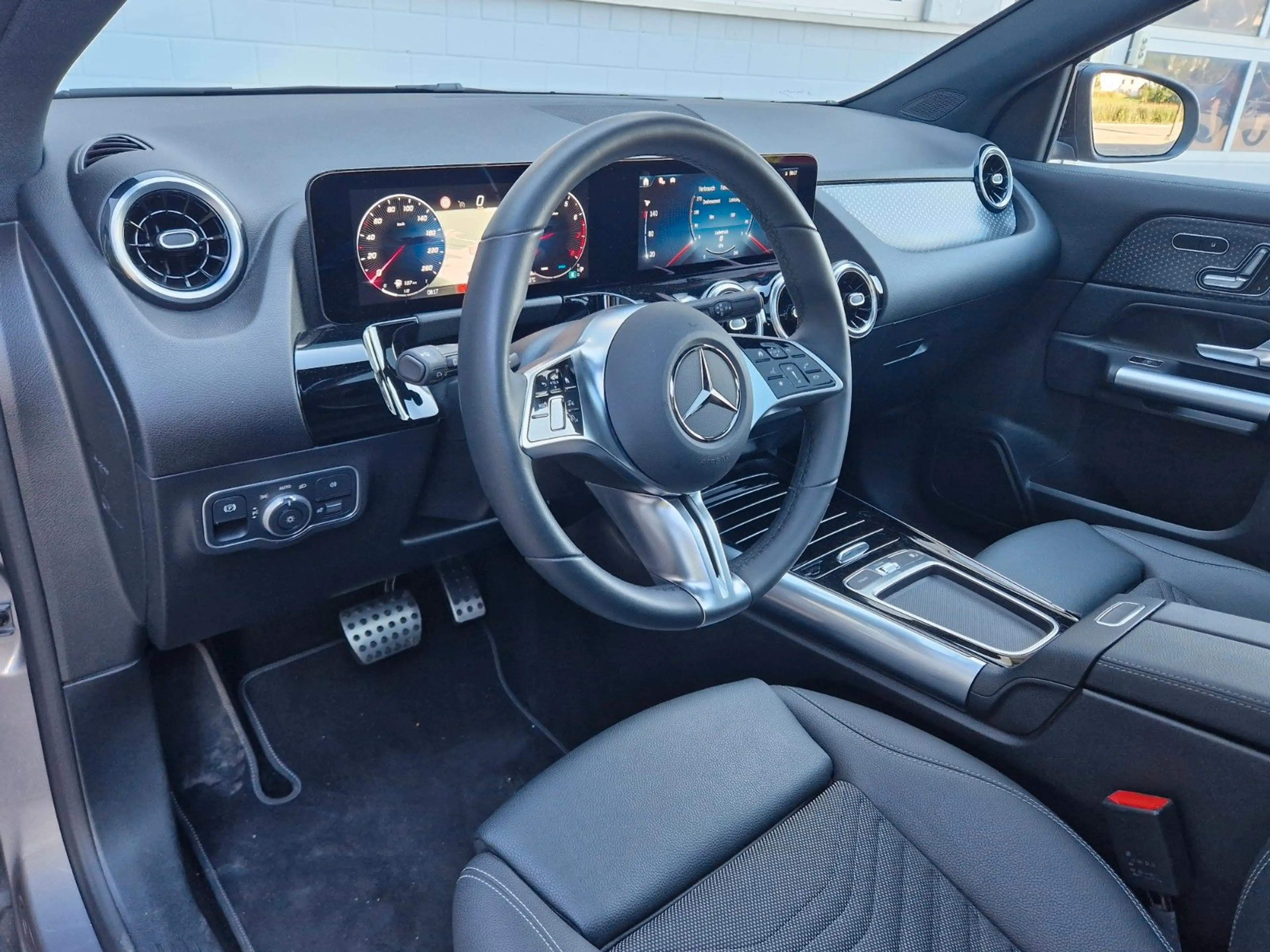 Mercedes-Benz GLA 200 Progressive|AHK|Memo|Pano|360|Easy-P|LED — photo 8