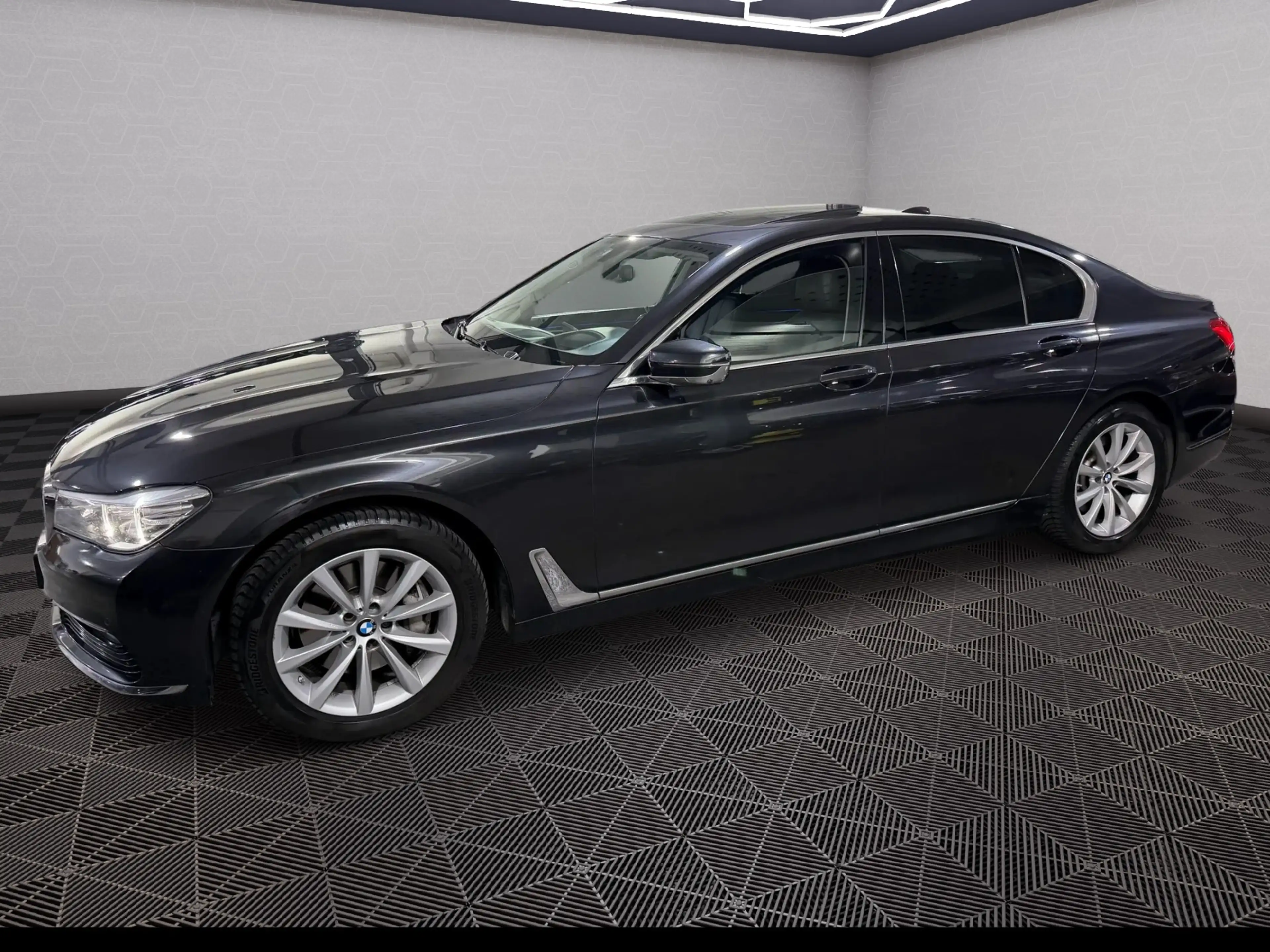 BMW 730 Long 730 dXASL — photo 2