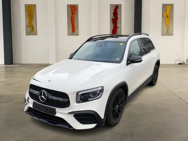 Mercedes-Benz GLB 200 4MATIC/AMG/Pano/AHK/M-Beam/RFK/Night/