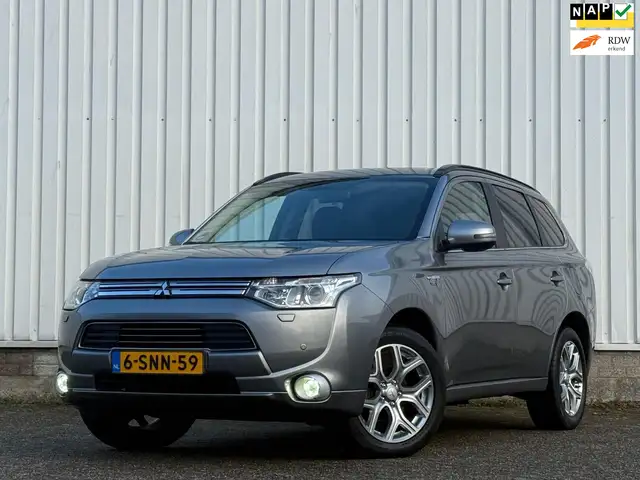Mitsubishi Outlander 2.0 PHEV Instyle 2e Eigenaar,Trekhaak,Navi,Camera,