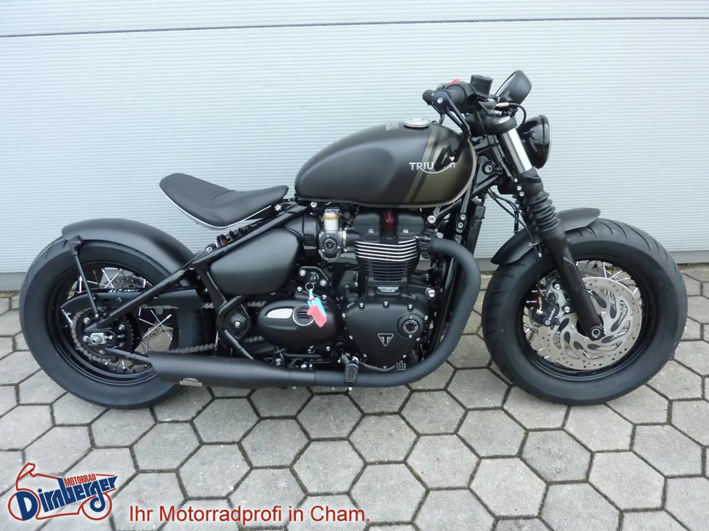 Triumph Bonneville Bobber Komplettumbau / Custom Negru - 1