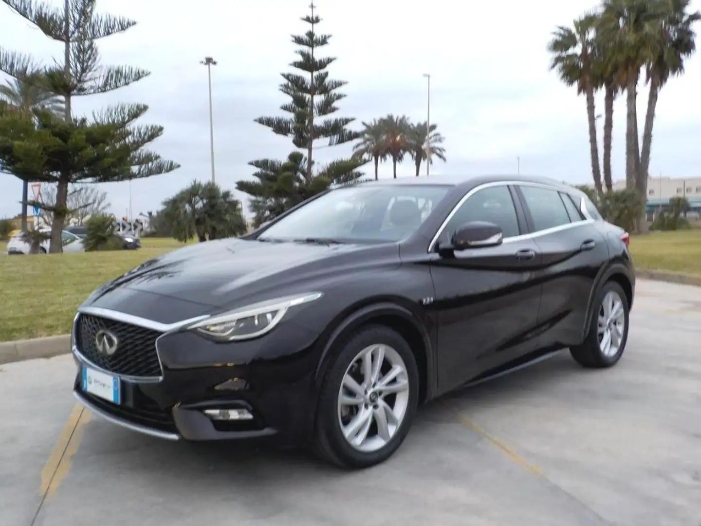 Infiniti Q30 2.2 diesel DCT AWD Premium Nero - 1