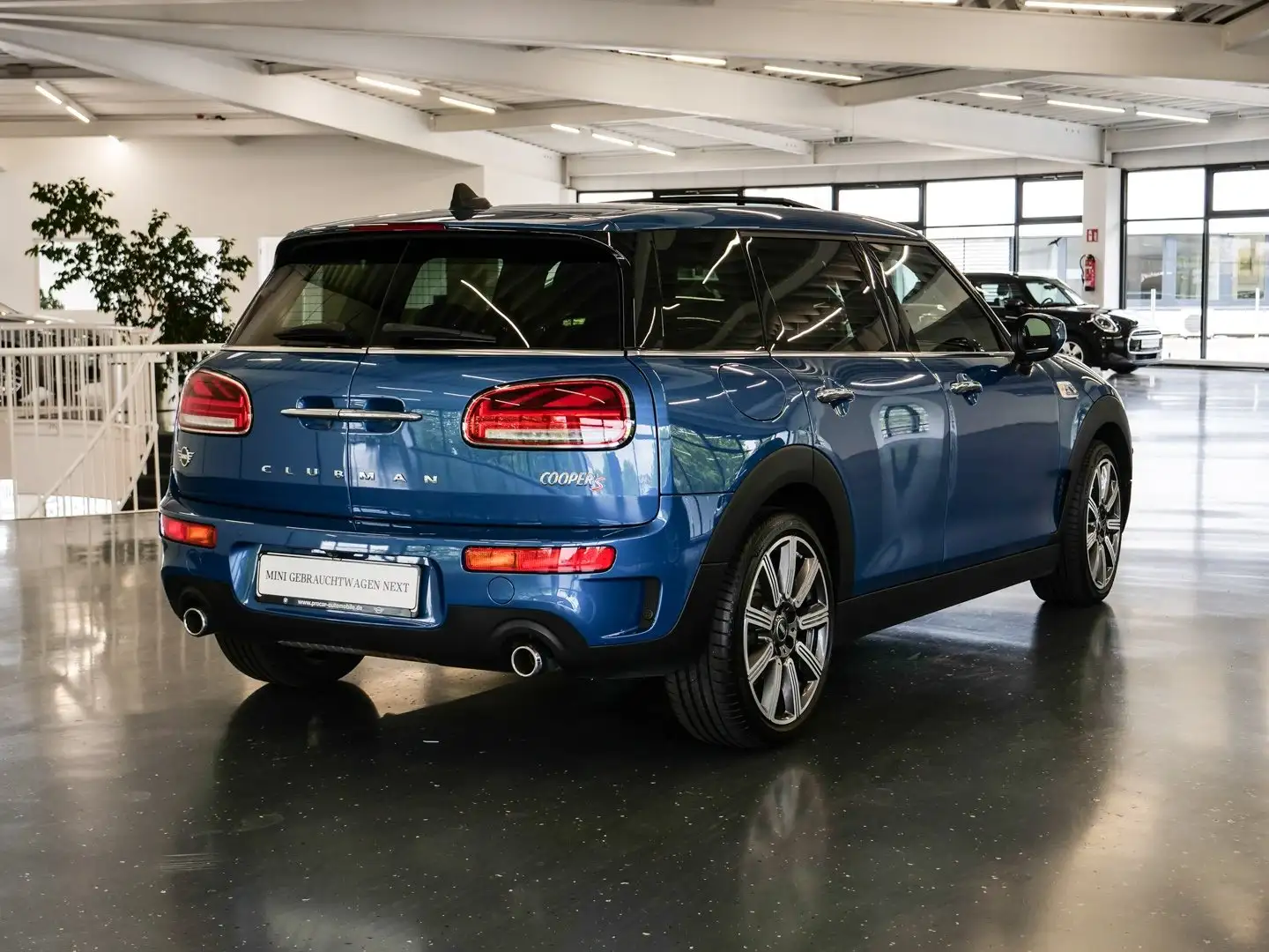 MINI Cooper S Clubman Cooper S Classic Trim Aut Nav HuD LED h&k Pano Blauw - 2