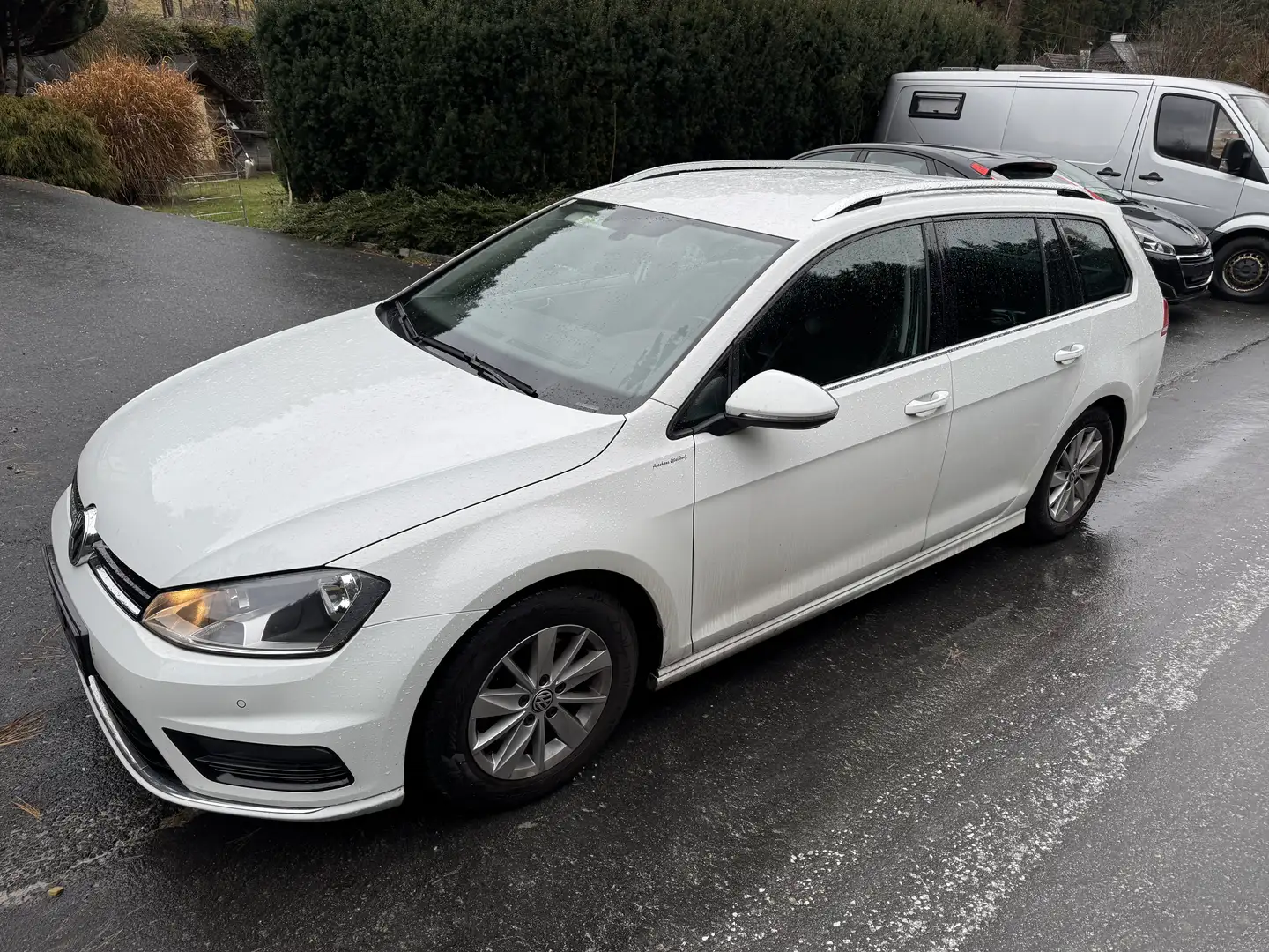 Volkswagen Golf R-line 1,6 TDI TÜV NEU - 1