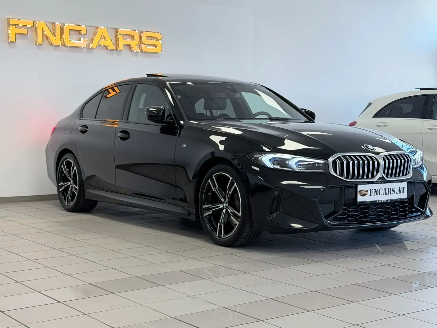 BMW 320 320d M Sport LCI | Schiebedach | Sport-Automat Schwarz - 1
