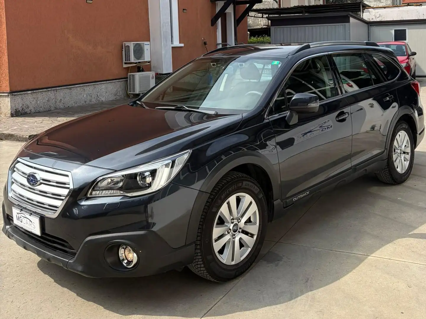 Subaru OUTBACK Outback V 2015 2.0d Free lineartronic Grau - 1