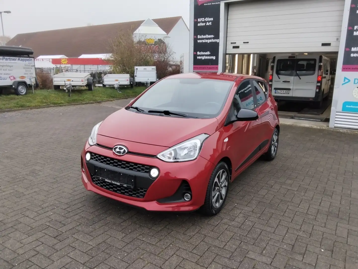 Hyundai i10 Passion +/SHZG/PDC/Tempom./MFL/LED/BT/BC Rot - 1