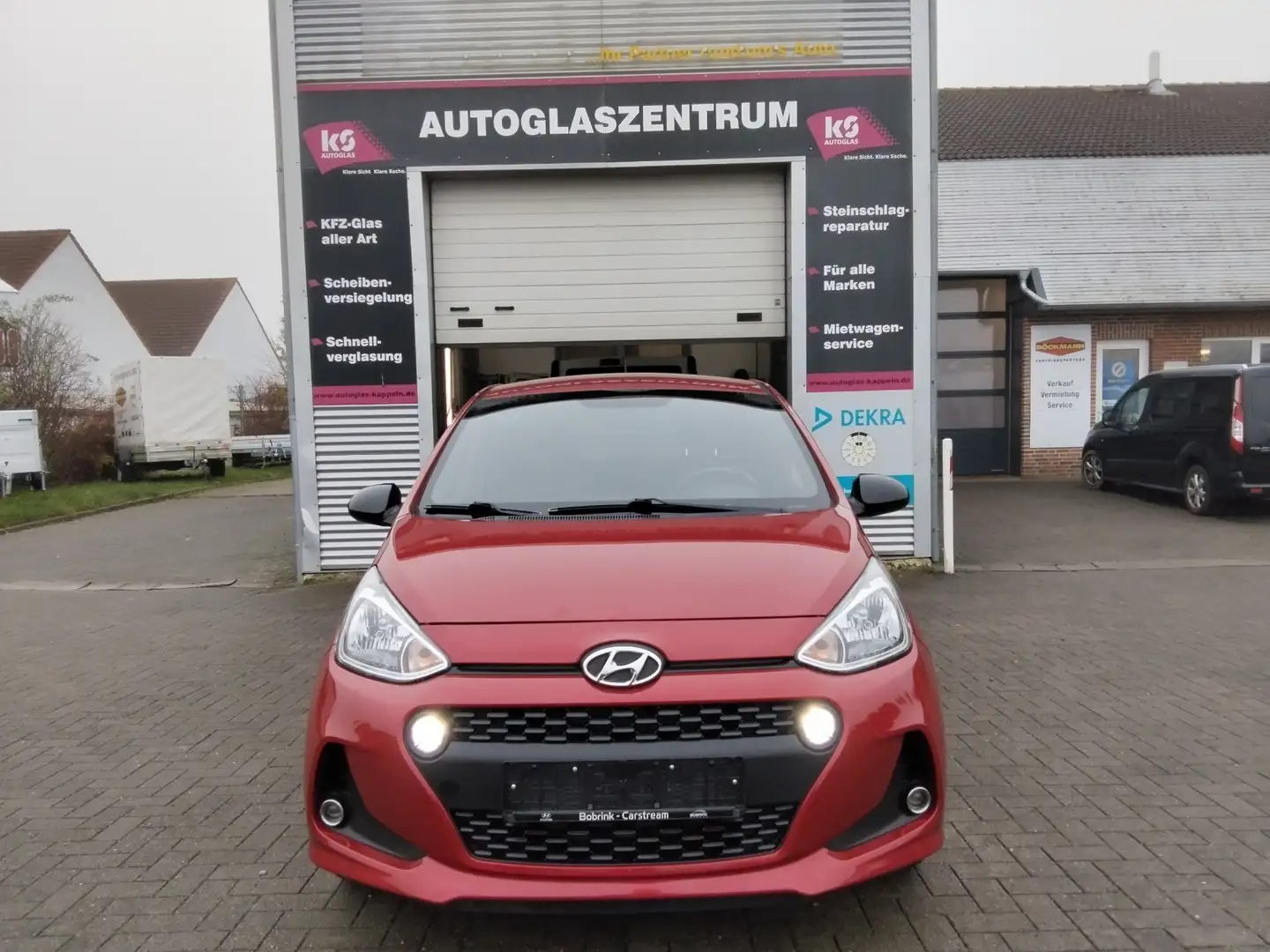 Hyundai i10 Passion +/SHZG/PDC/Tempom./MFL/LED/BT/BC Rot - 2