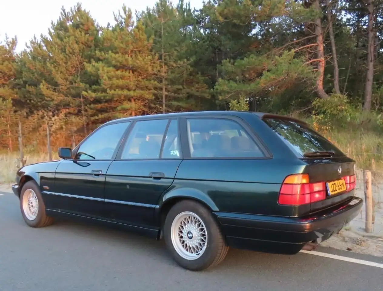 BMW 525i Touring handgeschakeld, foto 4