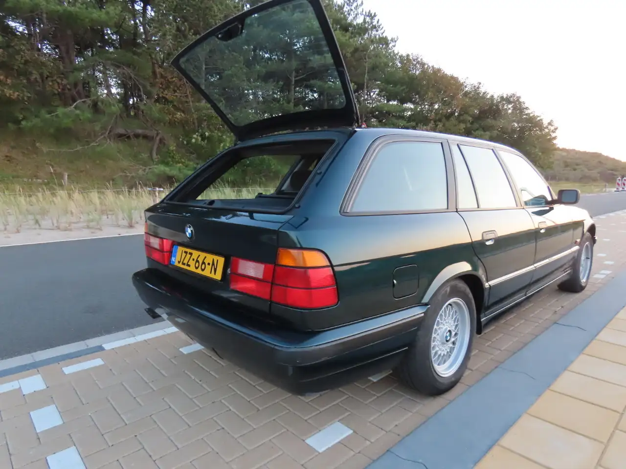 BMW 525i Touring handgeschakeld, foto 6