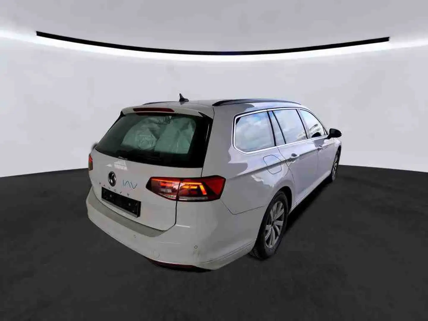 Volkswagen Passat Variant 2.0 TSI DSG Business ACC PANO AHK Weiß - 2
