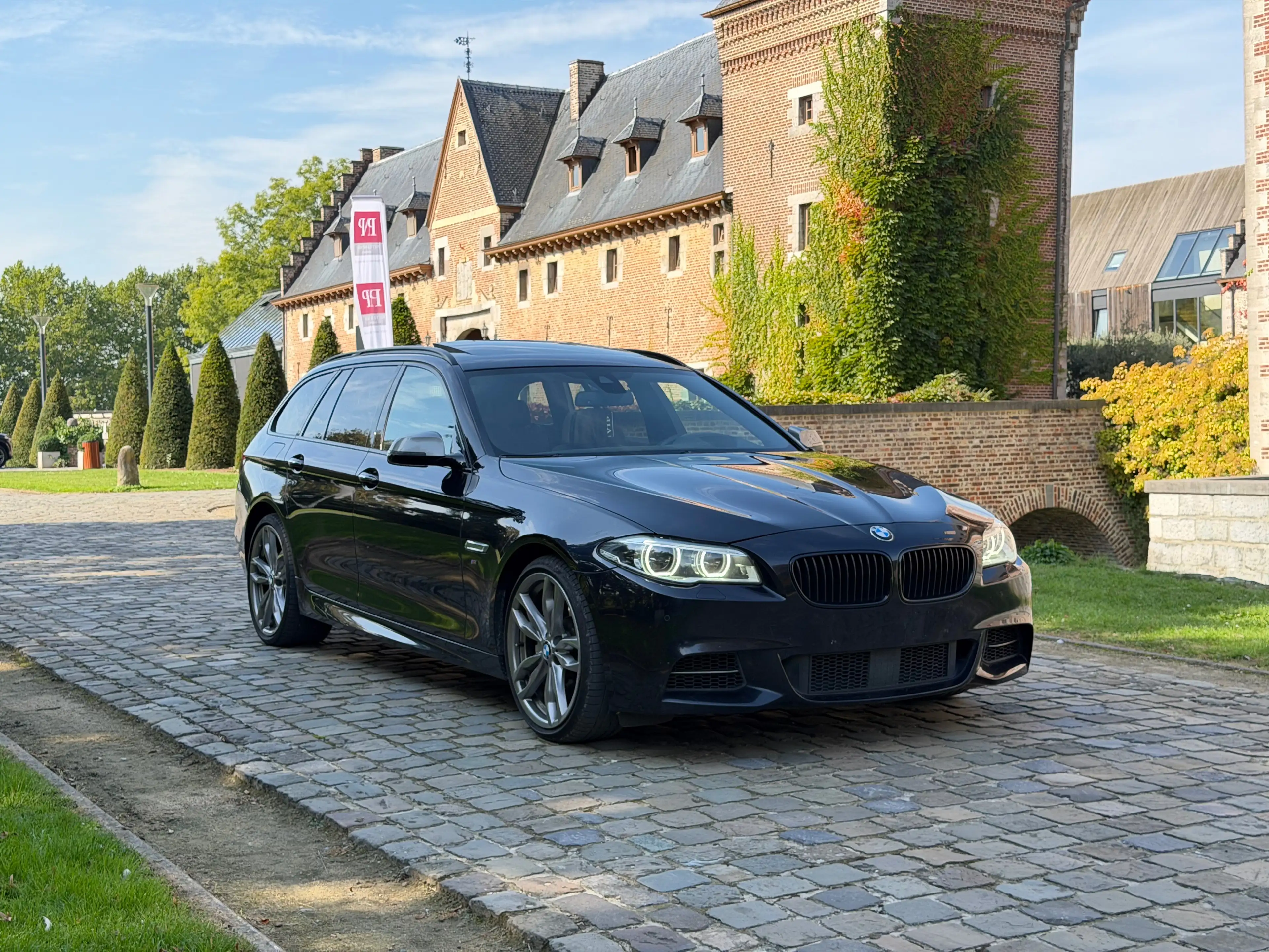 BMW M550 d xDrive LCI *FULL LED*PANO*HUD*H&K*SOFT CLOSE*EURO6b*381 PK*FULL OPTION