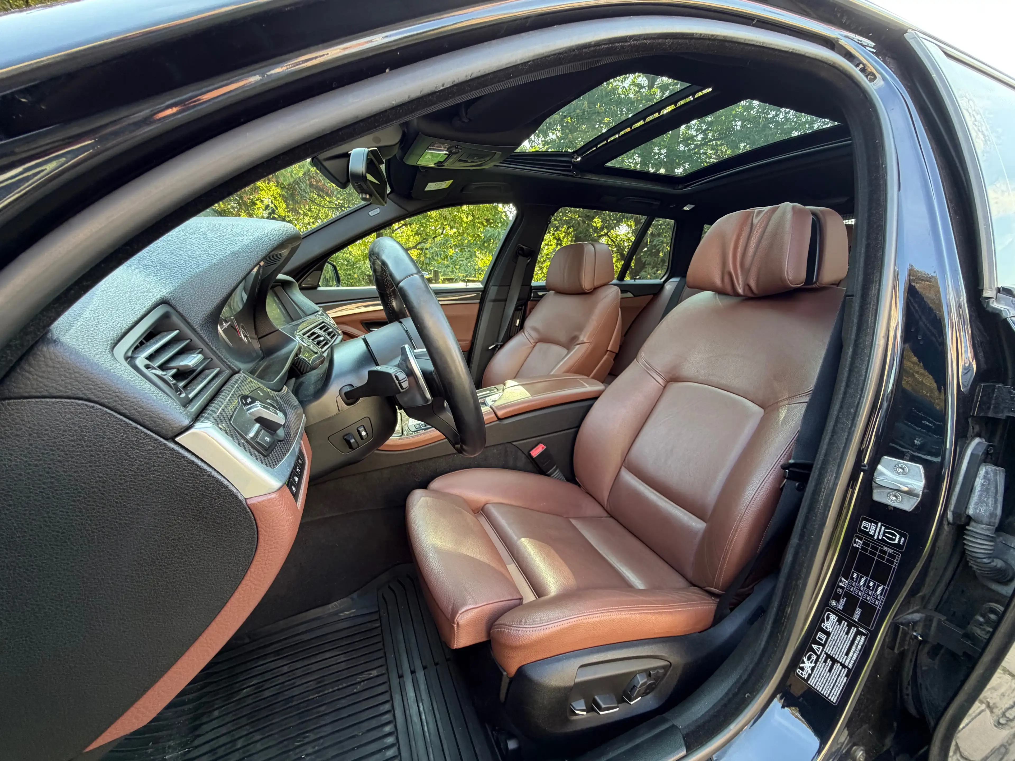 BMW M550 d xDrive LCI *FULL LED*PANO*HUD*H&K*SOFT CLOSE*EURO6b*381 PK*FULL OPTION — photo 12