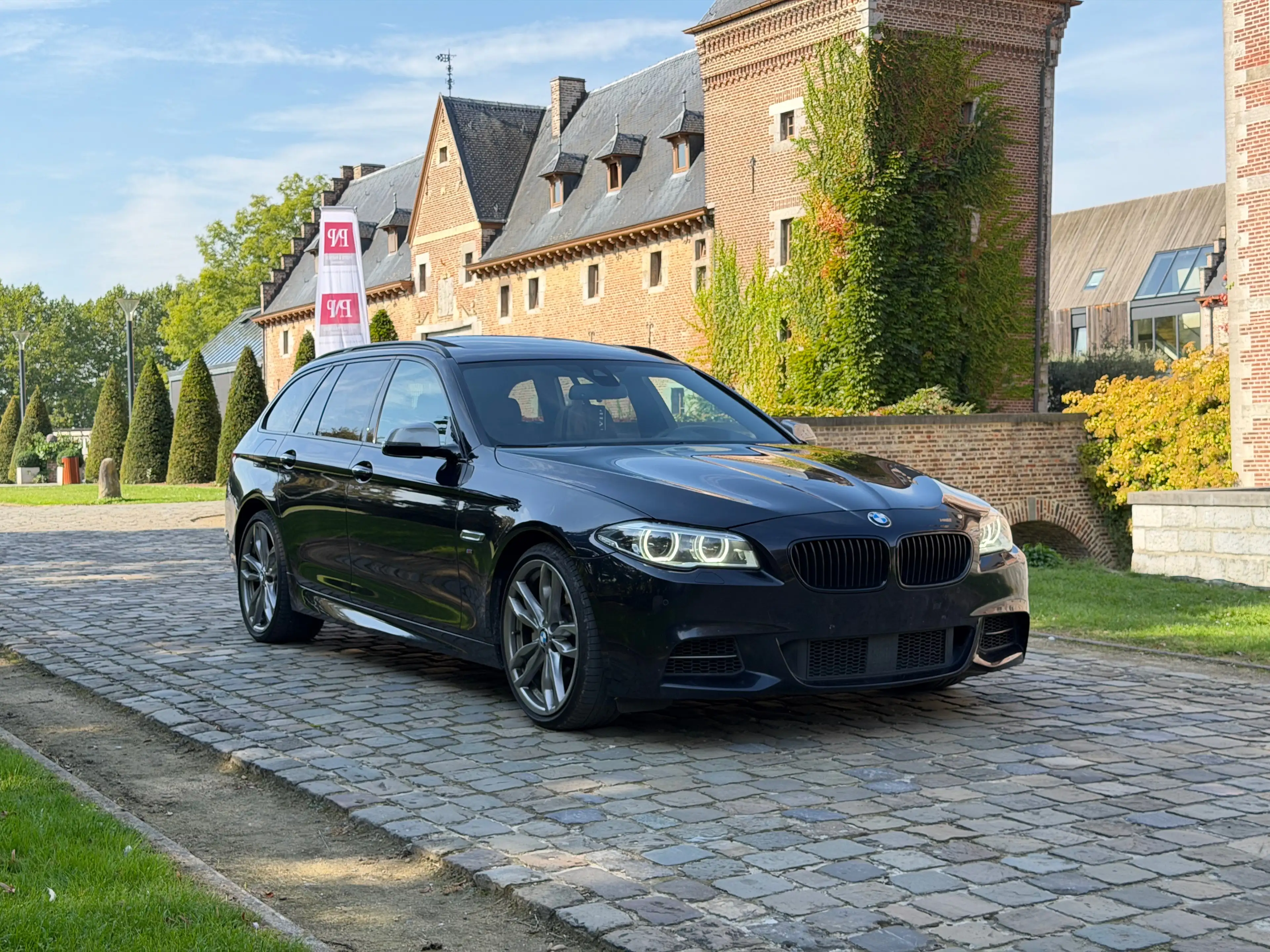 BMW M550 d xDrive LCI *FULL LED*PANO*HUD*H&K*SOFT CLOSE*EURO6b*381 PK*FULL OPTION — photo 2