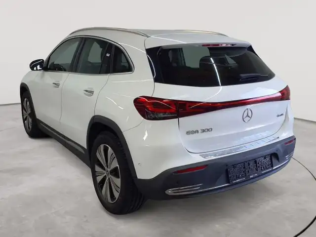 Mercedes-Benz Eqa view 5