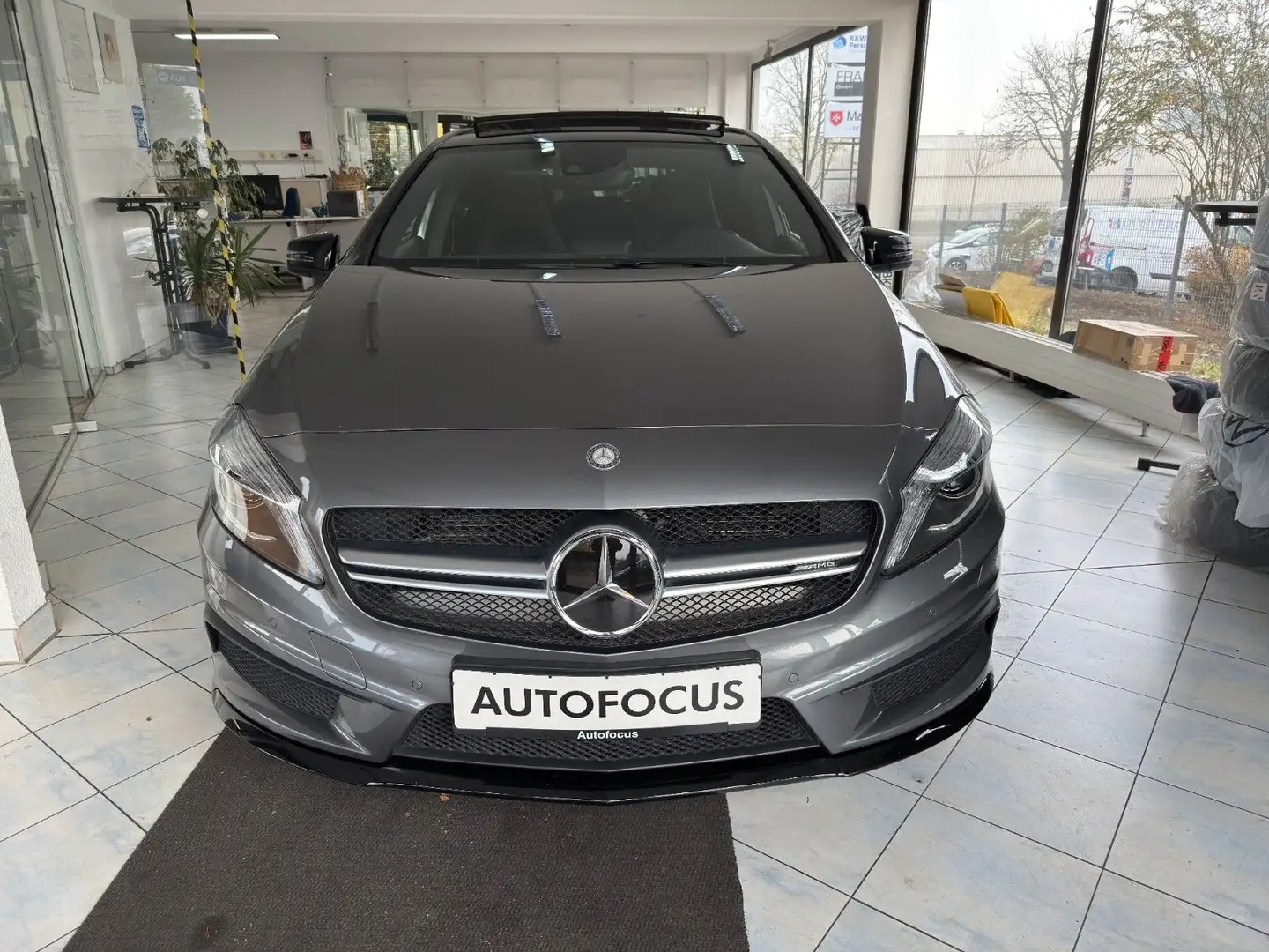Mercedes-Benz A 45 AMG 4Matic*Leder*Panorama*Performance* Gris - 2