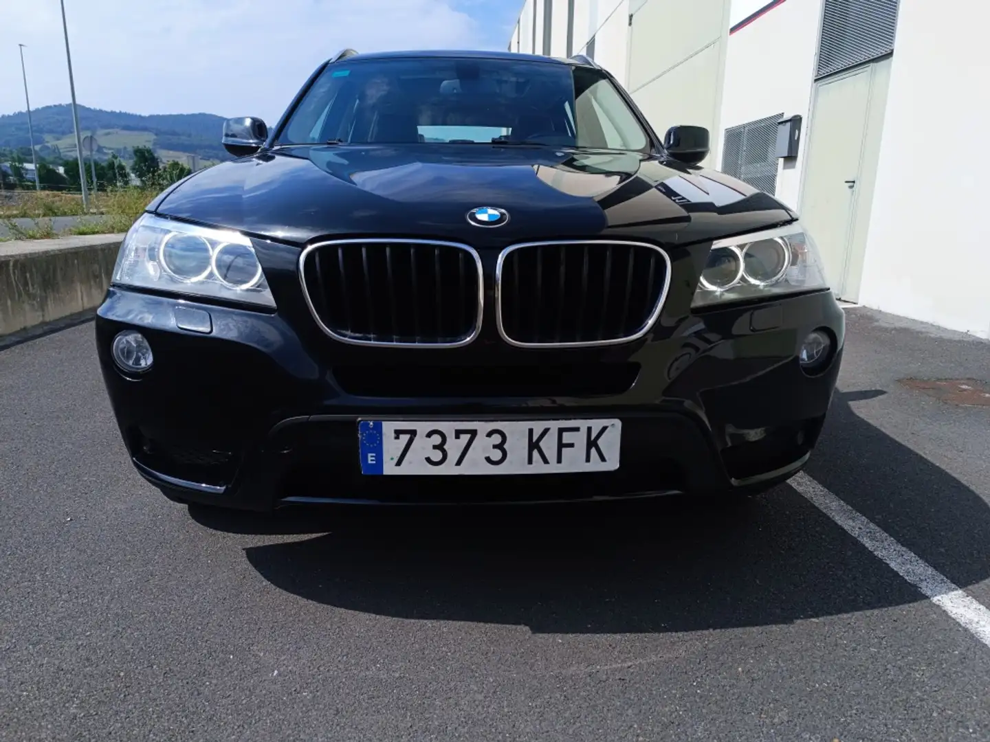BMW X3 sDrive 18d Schwarz - 2