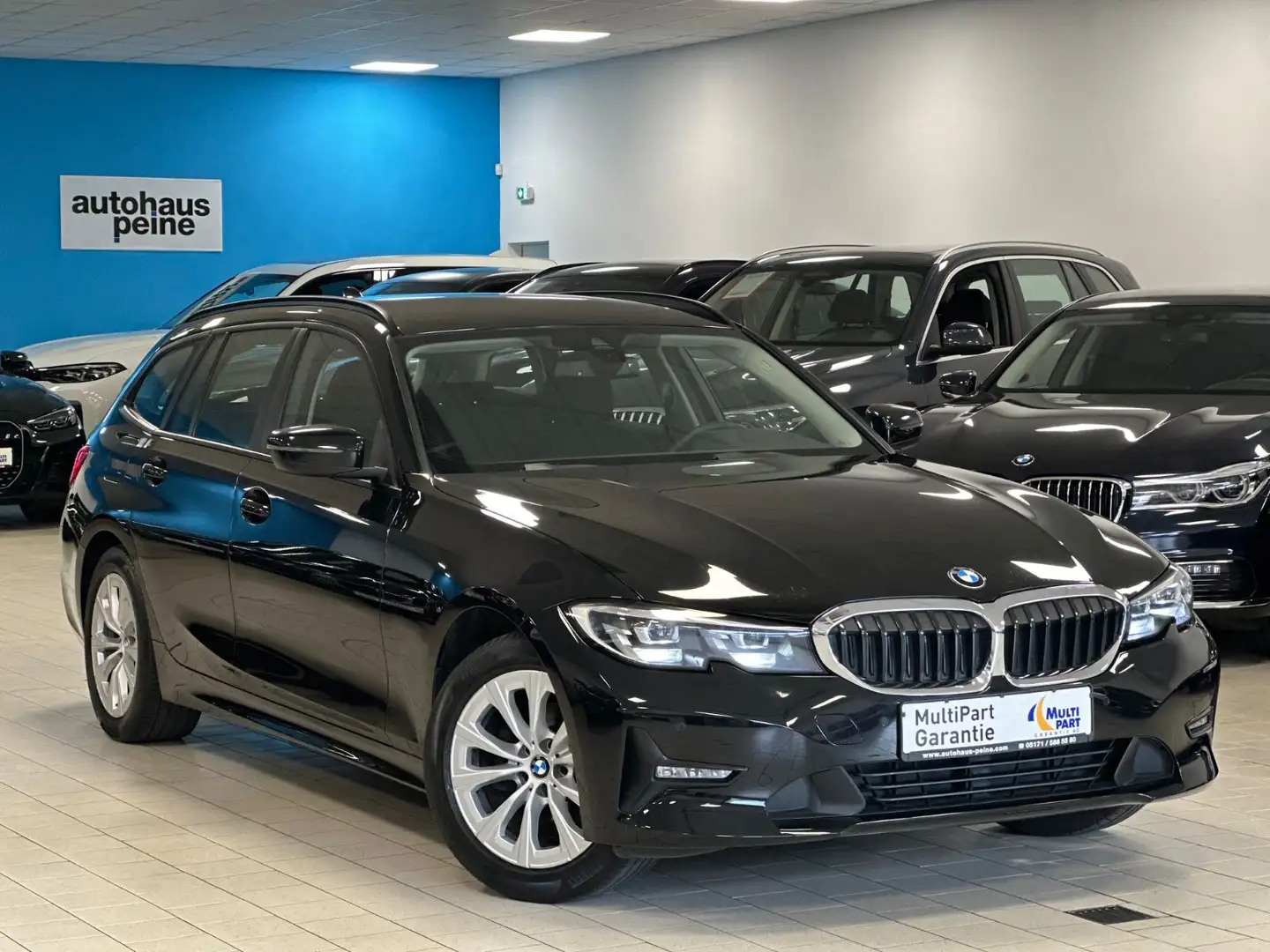 BMW 318 d/LCP+/Navi/LED/AHK/ActGuard+/KomfortZg Schwarz - 1