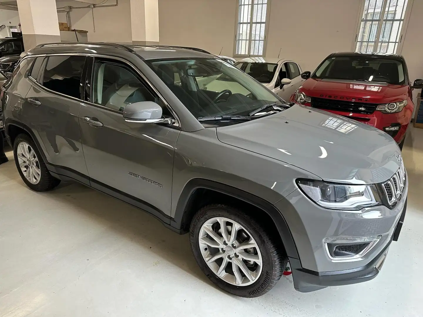 Jeep Compass JEEP COMPASS 1.TURBO T4 130 4X2 LIMITED siva - 2