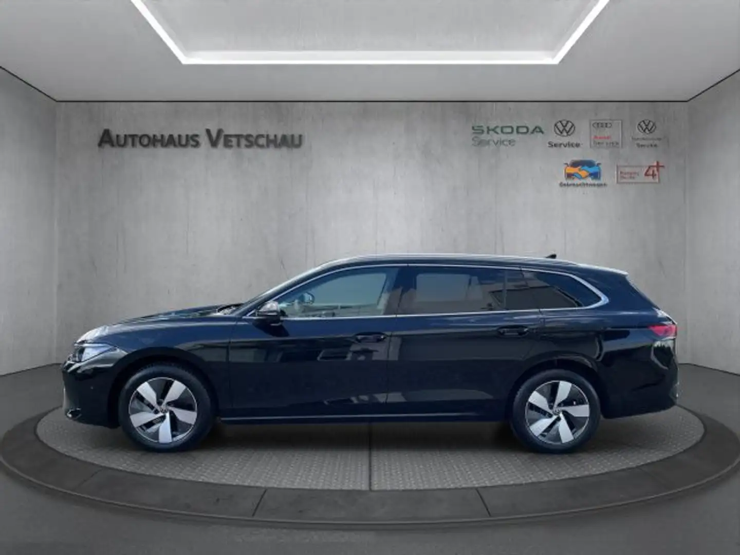Volkswagen Passat Variant 1.5 eTSI DSG Business Bluetooth LED Schwarz - 2