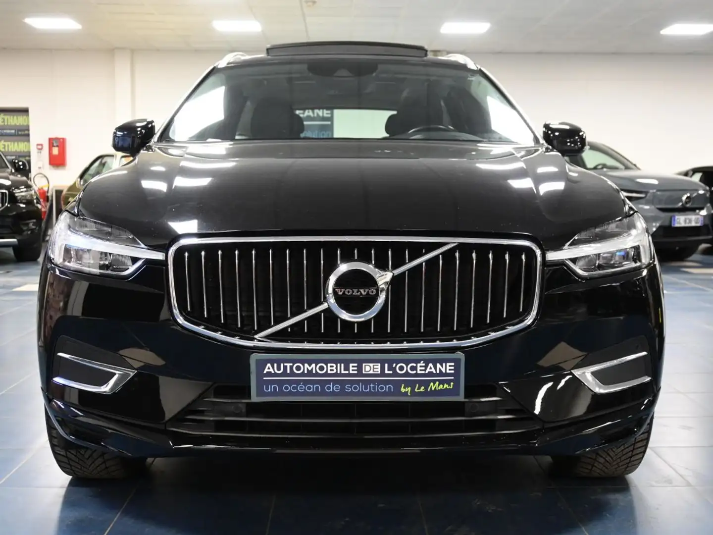 Volvo XC60 B4 AWD 197 ch Geartronic 8 Inscription Noir - 2