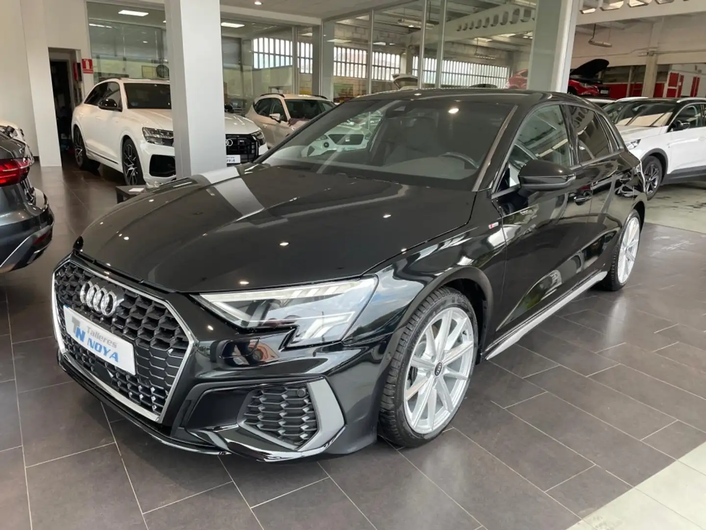 Audi A3 Sportback 30TDI S line Noir - 1