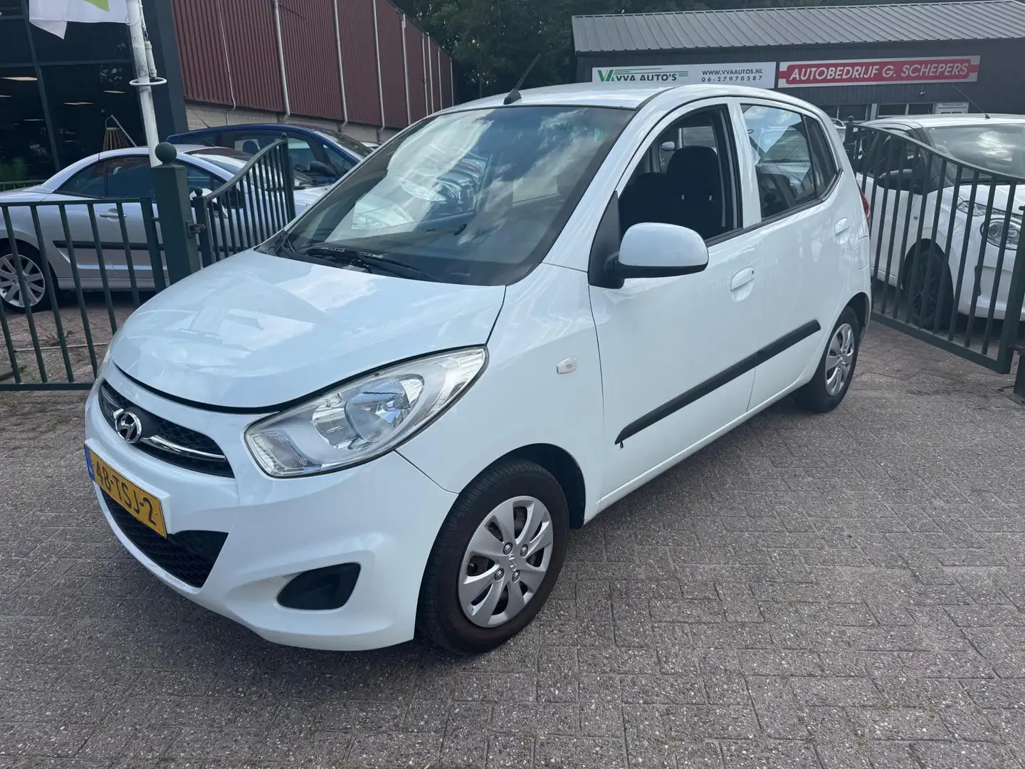 Hyundai i10 1.1 airco, elektr ramen, 5 drs, APK 06-2026! Weiß - 1
