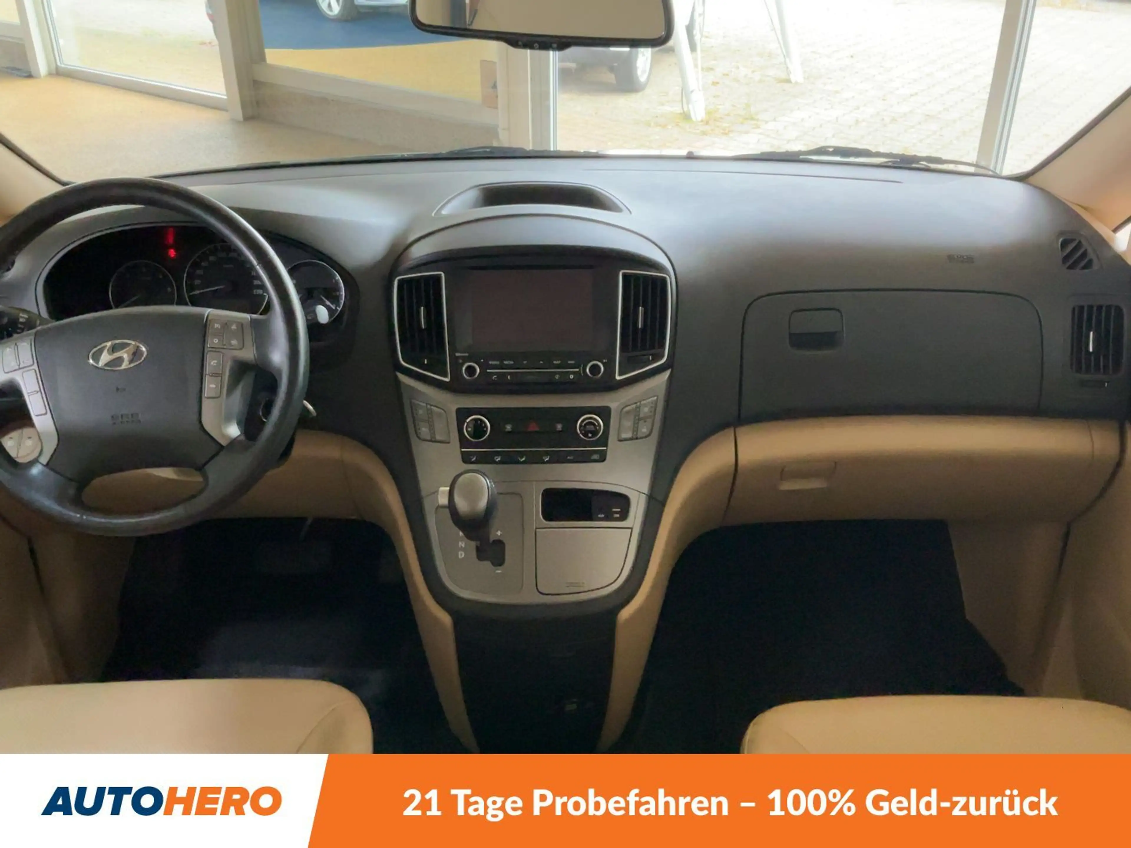 Hyundai H-1 2.5 CRDi Travel Premium Aut*NAVI*TEMPO*CAM*PDC*SHZ — photo 12