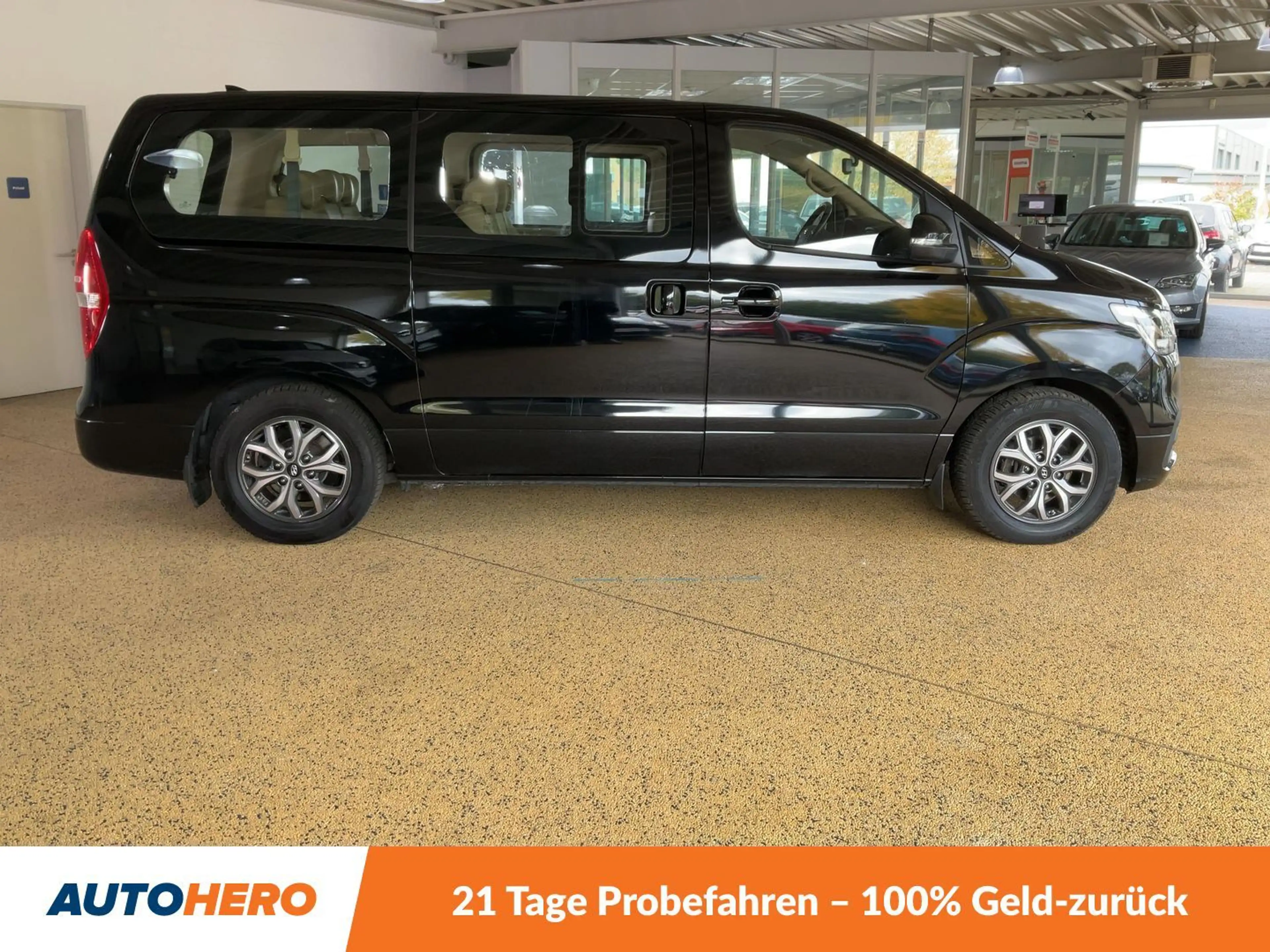 Hyundai H-1 2.5 CRDi Travel Premium Aut*NAVI*TEMPO*CAM*PDC*SHZ — photo 7